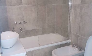 Departamento en venta de 2 dormitorios c/ cochera en Plaza Mitre