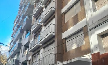 Departamento en venta de 2 dormitorios c/ cochera en Plaza Mitre