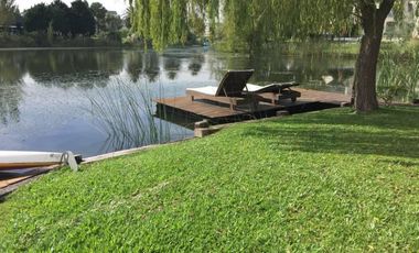 Casa en venta en Lote al Lago en Los Castores