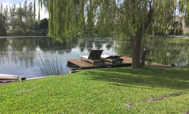 Casa en venta en Lote al Lago en Los Castores