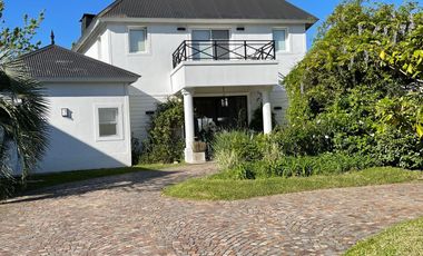 Casa en venta en Lote al Lago en Los Castores