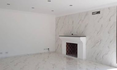 Imponente  CASA al Rio de mas de 500 mts cubiertos - San Benito