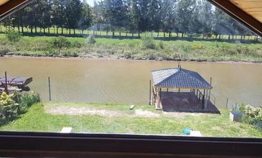 Imponente  CASA al Rio de mas de 500 mts cubiertos - San Benito