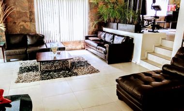SBR / CASA EN VENTA EN EXCELENTE UBICACIÓN!!