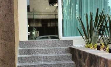 SBR / CASA EN VENTA EN EXCELENTE UBICACIÓN!!