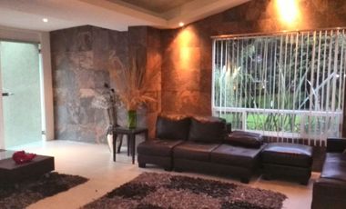 SBR / CASA EN VENTA EN EXCELENTE UBICACIÓN!!