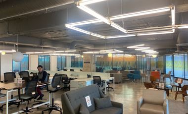 SE RENTA OFICINA  TODO INCLUIDO EN  TOREO