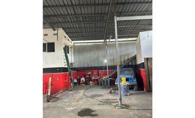 Se alquila local/ galera abierta ubicada en Transístmica. (AA)