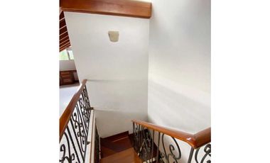 Se vende casa en Medellín Poblado Alto