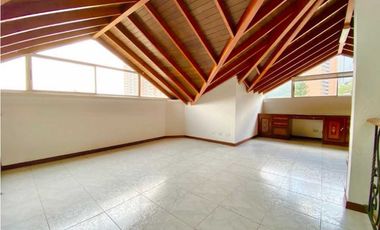 Se vende casa en Medellín Poblado Alto