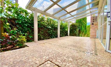 Se vende casa en Medellín Poblado Alto