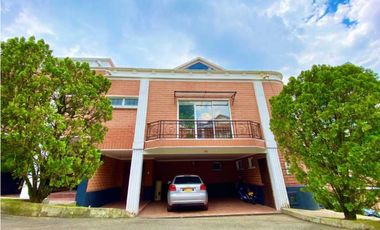 Se vende casa en Medellín Poblado Alto