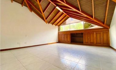 Se vende casa en Medellín Poblado Alto