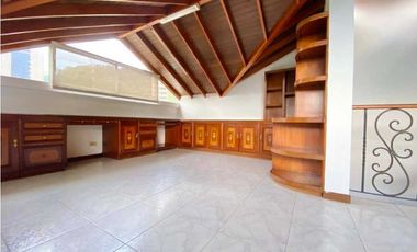Se vende casa en Medellín Poblado Alto