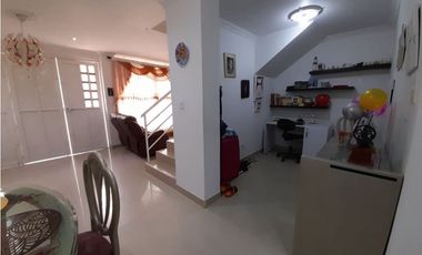 Casa de dos pisos más terraza en venta Barrio El Bosque Palmira Valle