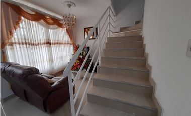 Casa de dos pisos más terraza en venta Barrio El Bosque Palmira Valle