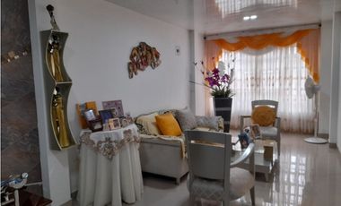 Casa de dos pisos más terraza en venta Barrio El Bosque Palmira Valle