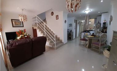 Casa de dos pisos más terraza en venta Barrio El Bosque Palmira Valle