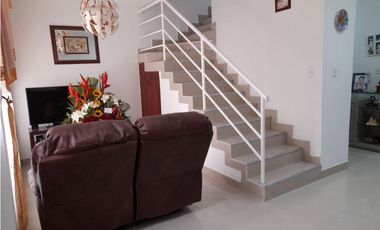 Casa de dos pisos más terraza en venta Barrio El Bosque Palmira Valle