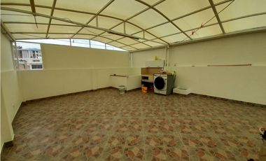 Casa de dos pisos más terraza en venta Barrio El Bosque Palmira Valle