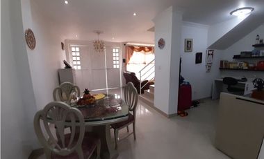 Casa de dos pisos más terraza en venta Barrio El Bosque Palmira Valle