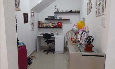 Casa de dos pisos más terraza en venta Barrio El Bosque Palmira Valle