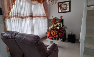 Casa de dos pisos más terraza en venta Barrio El Bosque Palmira Valle
