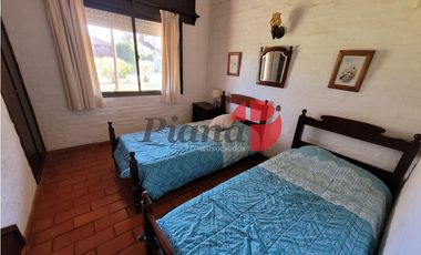 Casa en Zona Iglesia - Solida Construcción - Proxima al Mar -