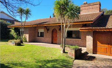 Casa en Zona Iglesia - Solida Construcción - Proxima al Mar -