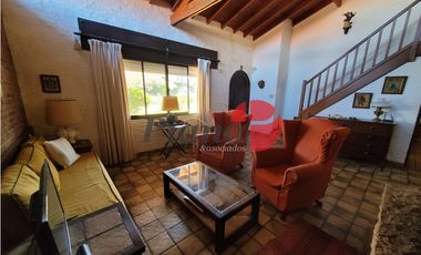 Casa en Zona Iglesia - Solida Construcción - Proxima al Mar -