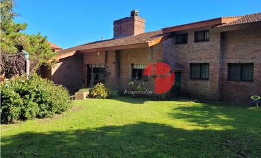 Casa en Zona Iglesia - Solida Construcción - Proxima al Mar -