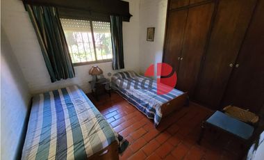 Casa en Zona Iglesia - Solida Construcción - Proxima al Mar -