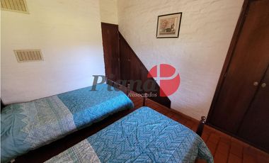 Casa en Zona Iglesia - Solida Construcción - Proxima al Mar -