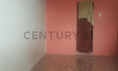 DE OPORTUNIDAD CASA CON EXCELENTE UBICACIÓN EN MANTA