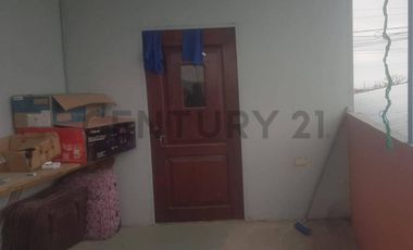 DE OPORTUNIDAD CASA CON EXCELENTE UBICACIÓN EN MANTA