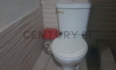 DE OPORTUNIDAD CASA CON EXCELENTE UBICACIÓN EN MANTA