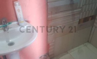 DE OPORTUNIDAD CASA CON EXCELENTE UBICACIÓN EN MANTA