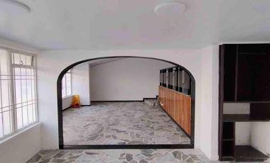 CASA EN ARRIENDO EN GUAYACANES/ MANIZALES