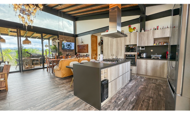 Venta de Casa Campestre en Parcelación El Retiro