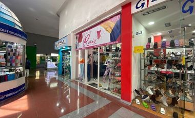 PLAZA CAMELINAS DOBLE LOCAL COMERCIAL EN VENTA CON 2 ACCESOS FRENTE A AURRERÁ