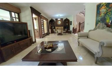 Vendo hermosa casa campestre cerca al Castillo, el poblado