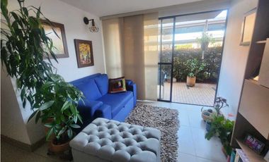 Apto para la venta con terraza Urbanización cerrada