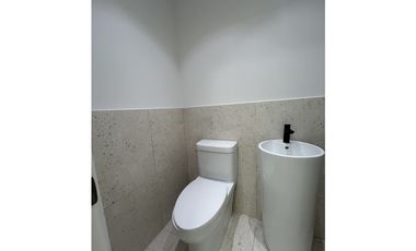 ALQUILER OFICINA COSTA DEL ESTE 140M2 MTTO INCLUIDO