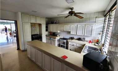 Se VENDE Casa en la Urbanización El Carmen, Bella Vista