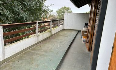 Galpón con chalet en Planta Alta
