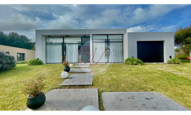 RETASADA! CASA 82 / SENDEROS II