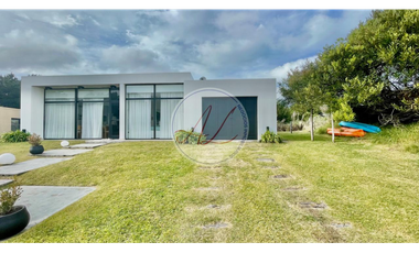 RETASADA! CASA 82 / SENDEROS II