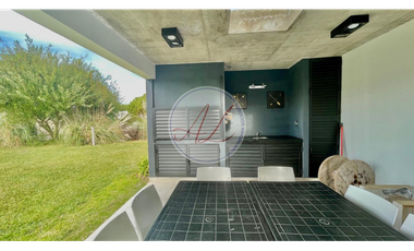 RETASADA! CASA 82 / SENDEROS II