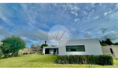 RETASADA! CASA 82 / SENDEROS II