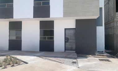 TOWN HOUSE  EN VENTA EN CORDOBESA SECTOR SENDEROS